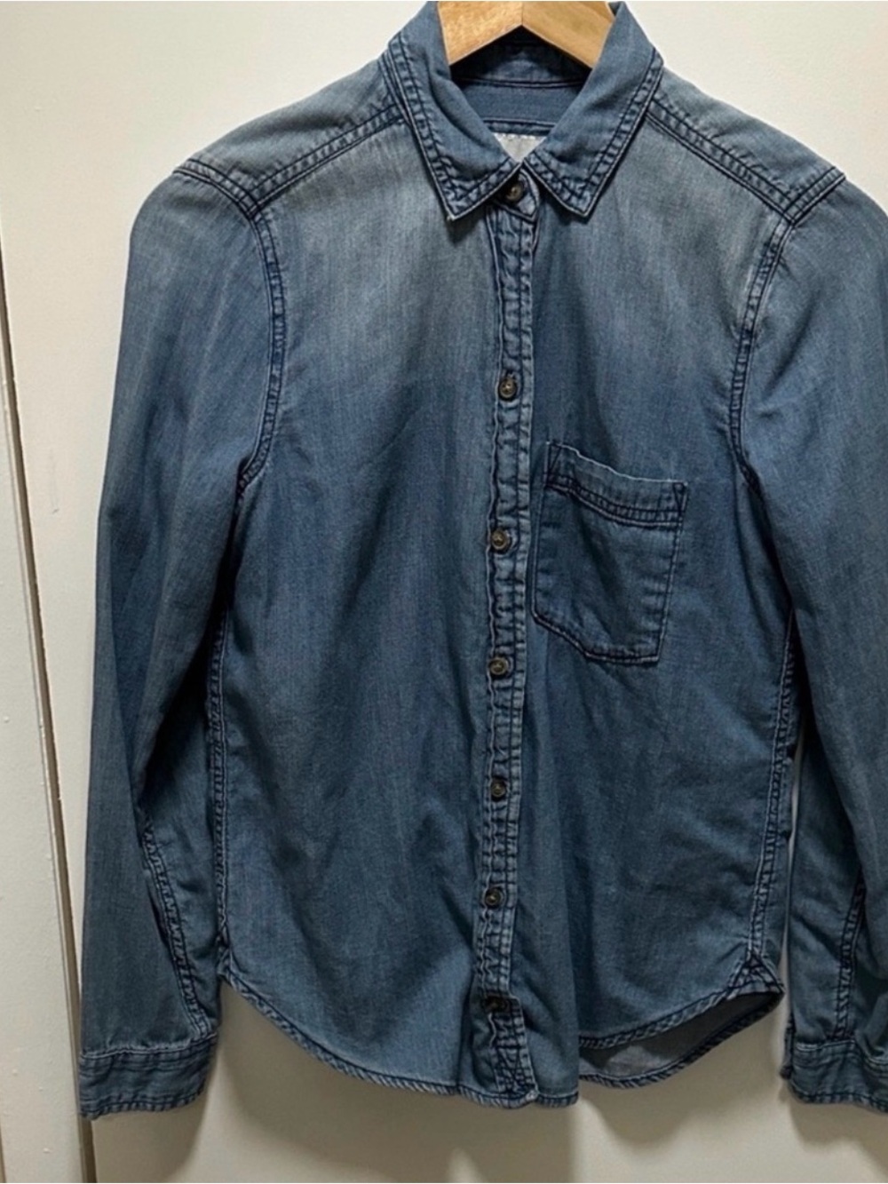 Abercrombie & Fitch| Denim Button-Up Shirt in Medium Wash Blue